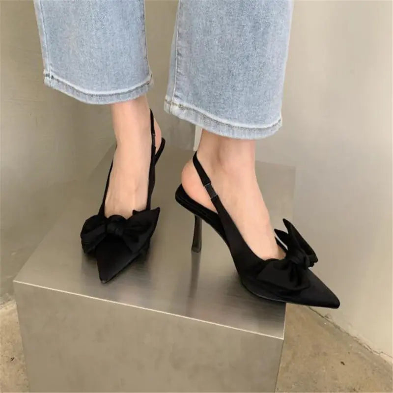 Tacon Punta Fina Moño - Mujer